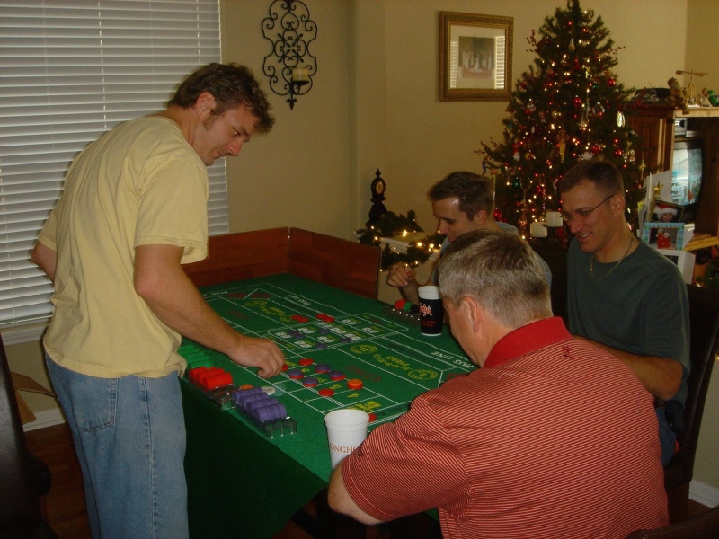 Hildebrand Christmas ScreenSaver/800x600_2005-12-24-09 Christmas Eve J&K.jpg